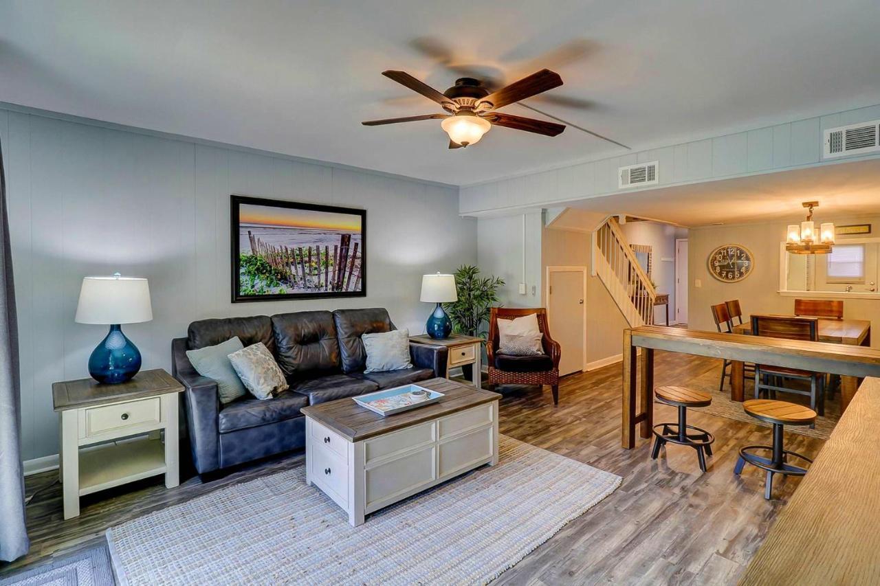 Ocean Villas Deluxe - Oceanfront Villa - Steps To Beach - Great Location - Heated Pool April Hilton Head Island Exterior photo