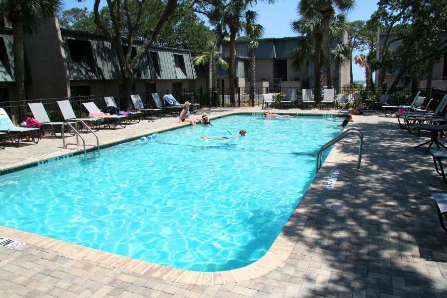 Ocean Villas Deluxe - Oceanfront Villa - Steps To Beach - Great Location - Heated Pool April Hilton Head Island Exterior photo
